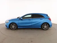 Usado Mercedes A180 AMG line 110 CV (80 kW) 2016 Azul Utilitario