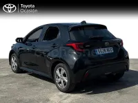 Usado Toyota Yaris Hybrid Active 116 CV (85 kW) 2025 Negro Berlina
