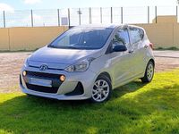 Usado Hyundai i10 66 CV (48 kW) 2020 Gris / plata Utilitario