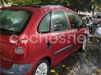Usado Citroën Xsara Picasso Exclusive 90 CV (66 kW) 2004 Rojo Monovolumen
