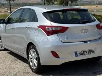 Usado Hyundai i30 GLS 110 CV (80 kW) 2013 Gris / plata Berlina