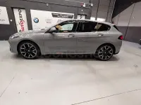 Usado BMW 118 Comfort Edition 150 CV (110 kW) 2025 Gris / plata Utilitario