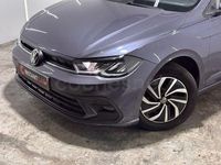 Usado VW Polo Life 95 CV (69 kW) 2023 Gris / plata Utilitario