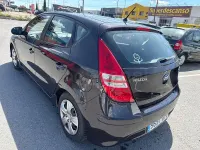 Usado Hyundai i30 Comfort 109 CV (80 kW) 2010 Marrón Berlina