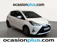 Usado Toyota Yaris Hybrid Active 100 CV (73 kW) 2019 Blanco Utilitario
