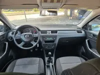 Usado Skoda Rapid Elegance 90 CV (66 kW) 2015 Gris Utilitario