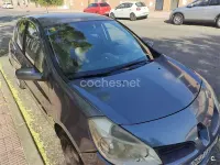 Usado Renault Clio II Dynamique 85 CV (62 kW) 2005 Azul Berlina