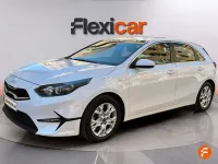 Używany Kia Ceed 101 KM (74 kW) 2022 Biały Hatchback