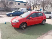 Usado Fiat Punto Pop 69 CV (50 kW) 2013 Rojo Utilitario
