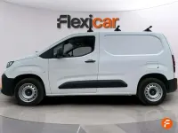 Usado Citroën Berlingo Feel 103 CV (75 kW) 2024 Blanco Monovolumen