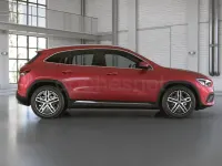 Usado Mercedes GLA180 Progressive 136 CV (100 kW) 2022 Patagonia red  metallic paint SUV