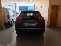 Usado Peugeot 2008 Allure 110 CV (80 kW) 2021 Gris SUV