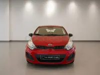 Usado Kia Rio 85 CV (62 kW) 2012 Rojo Berlina