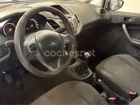 Usado Ford Fiesta Trend 68 CV (50 kW) 2011 Blanco Berlina