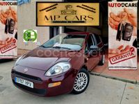 Usado Fiat Punto Pop 77 CV (56 kW) 2013 Granate Utilitario