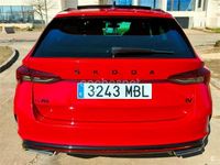Usado Skoda Octavia RS 245 CV (180 kW) 2022 Rojo Familiar