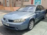 Usado Renault Laguna II Dynamique 135 CV (99 kW) 2005 Gris / plata Berlina