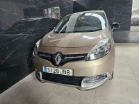 Usado Renault Scénic III Bose Edition 110 CV (80 kW) 2014 Beige Monovolumen