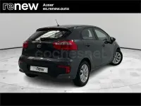 Usado Kia Rio 84 CV (61 kW) 2017 Marrón Berlina