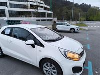 Usado Kia Rio 85 CV (62 kW) 2014 Blanco Berlina