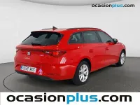 Usado Seat Leon Style 110 CV (80 kW) 2023 Rojo Familiar
