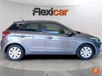 Usado Hyundai i20 75 CV (55 kW) 2015 Gris Berlina