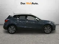 Usado Seat Arona Xperience 110 CV (80 kW) 2023 Gris / plata SUV