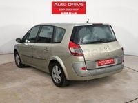 Usado Renault Grand Scénic II Dynamique 130 CV (95 kW) 2006 Beige Monovolumen