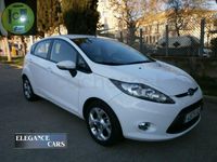 Usado Ford Fiesta Trend 82 CV (60 kW) 2012 Blanco Utilitario