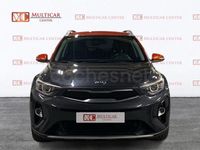 Usado Kia Stonic 120 CV (88 kW) 2020 Gris / plata SUV