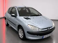 Usado Peugeot 206 70 CV (51 kW) 2003 Gris / plata Berlina