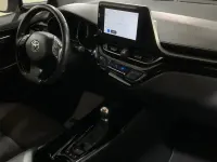 Używany Toyota C-HR Active 122 KM (89 kW) 2023 Czerwony SUV