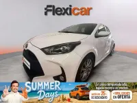 Usado Toyota Yaris Active 116 CV (85 kW) 2023 Blanco Utilitario