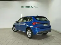 Usado Skoda Kamiq 110 CV (80 kW) 2022 Azul SUV