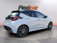 Usado Toyota Yaris Hybrid Plus 130 CV (95 kW) 2024 Gris Berlina