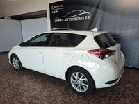 Usado Toyota Auris Active 116 CV (85 kW) 2017 Blanco Berlina