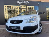 Usado Kia Rio 110 CV (80 kW) 2007 Blanco Berlina