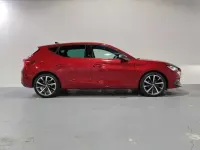 Usado Seat Leon FR 150 CV (110 kW) 2021 Rojo Utilitario