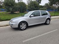 Usado VW Golf IV Highline 105 CV (77 kW) 2001 Gris / plata Berlina