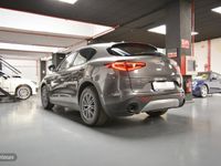Usado Alfa Romeo Stelvio Sprint 160 CV (117 kW) 2022 Gris SUV