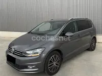 Usado VW Touran Advance 150 CV (110 kW) 2017 Gris / plata Monovolumen