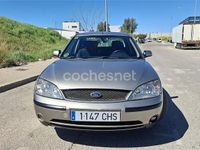 Usado Ford Mondeo Trend 125 CV (91 kW) 2003 Beige Berlina