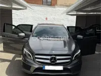 Usado Mercedes GLA220 AMG line 170 CV (125 kW) 2015 Gris / plata SUV