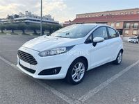 Usado Ford Fiesta Trend 100 CV (73 kW) 2015 Blanco Utilitario