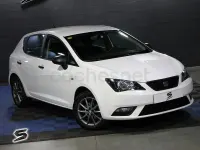Usado Seat Ibiza Reference 90 CV (66 kW) 2015 Blanco Berlina