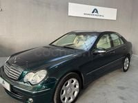 Usado Mercedes C220 Avantgarde 150 CV (110 kW) 2004 Verde Berlina