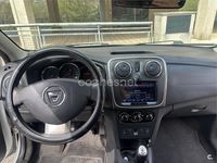 Usado Dacia Sandero Lauréate 75 HP (55 kW) 2013 Branco Sedan