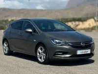 Usado Opel Astra Dynamic 125 CV (91 kW) 2018 Gris Utilitario