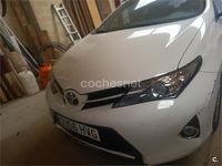 Usado Toyota Auris Advance 124 CV (91 kW) 2014 Blanco Berlina