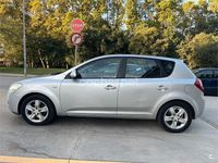 Usado Kia Ceed 115 CV (84 kW) 2007 Gris / plata Utilitario
